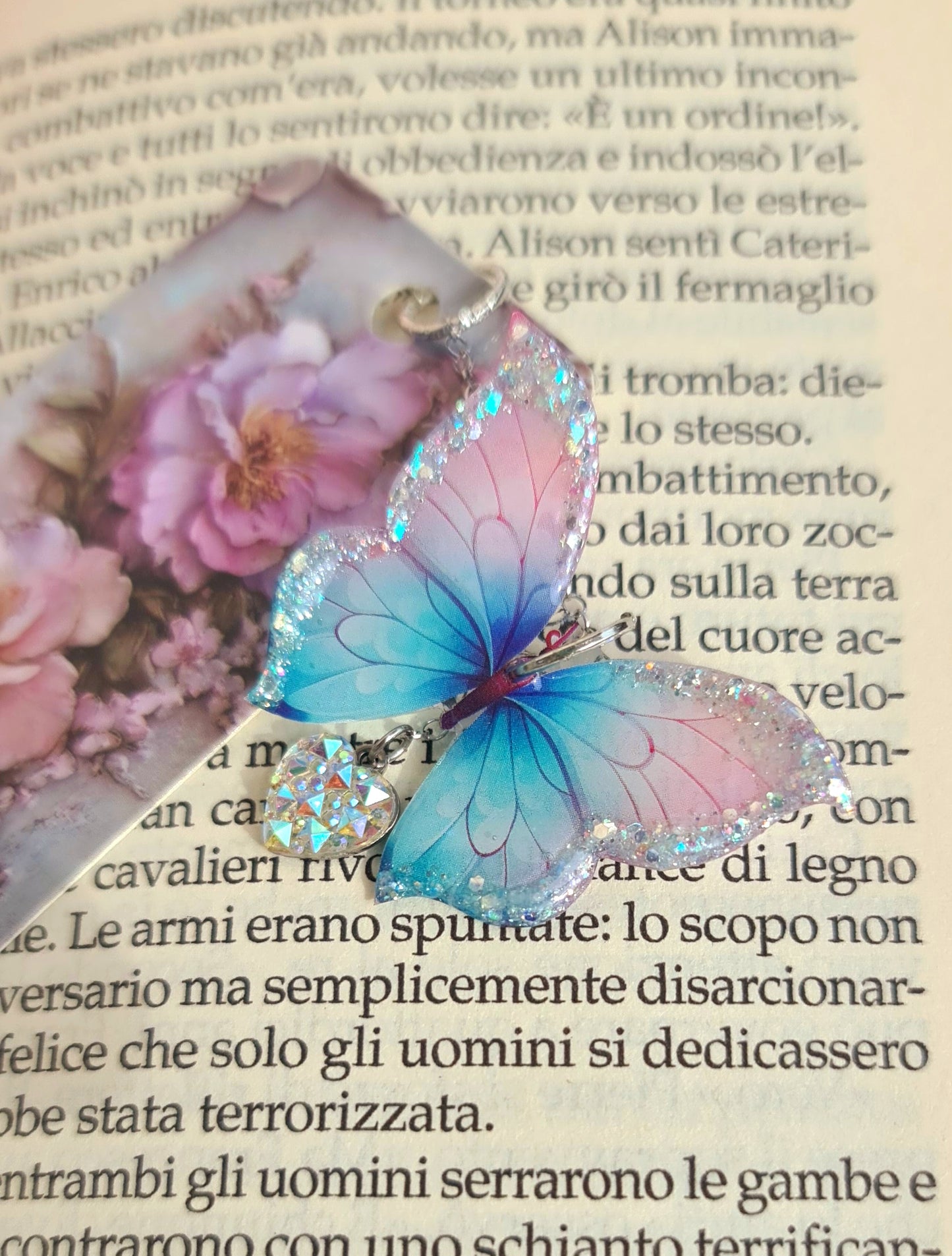 Segnalibri con farfalla rosa e azzurra