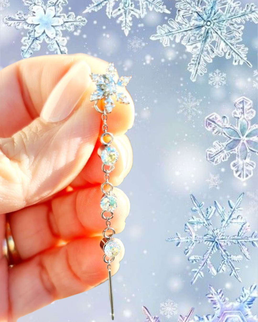 Eleganti e versatili orecchini pendenti con fiocco di neve e cristalli – Gioielli Eleganti Invernali