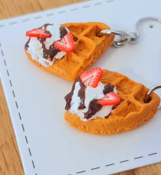 Orecchini waffles con fragole