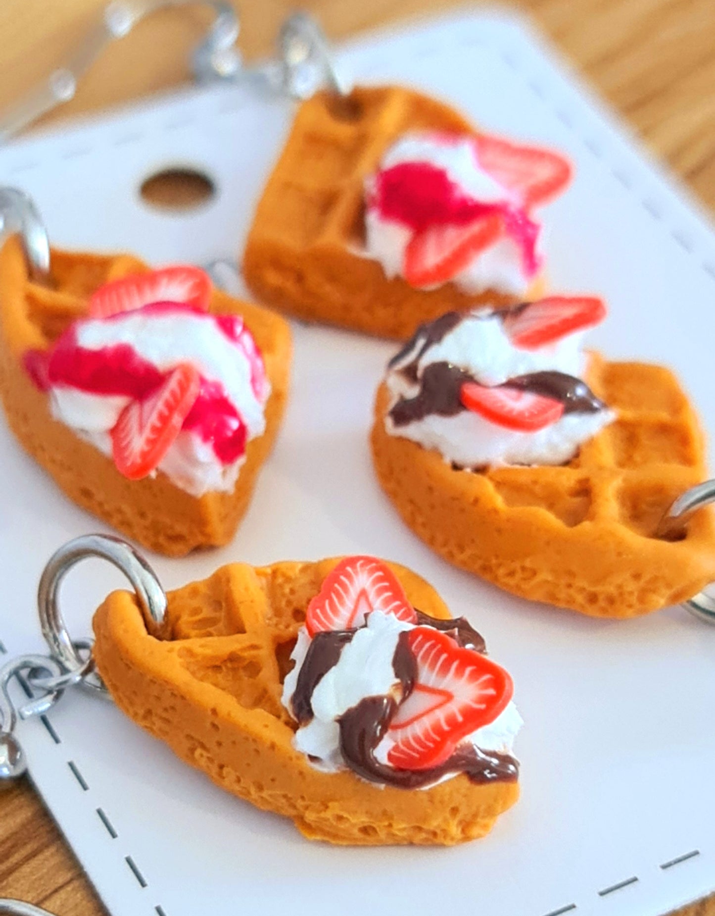 Orecchini waffles con fragole
