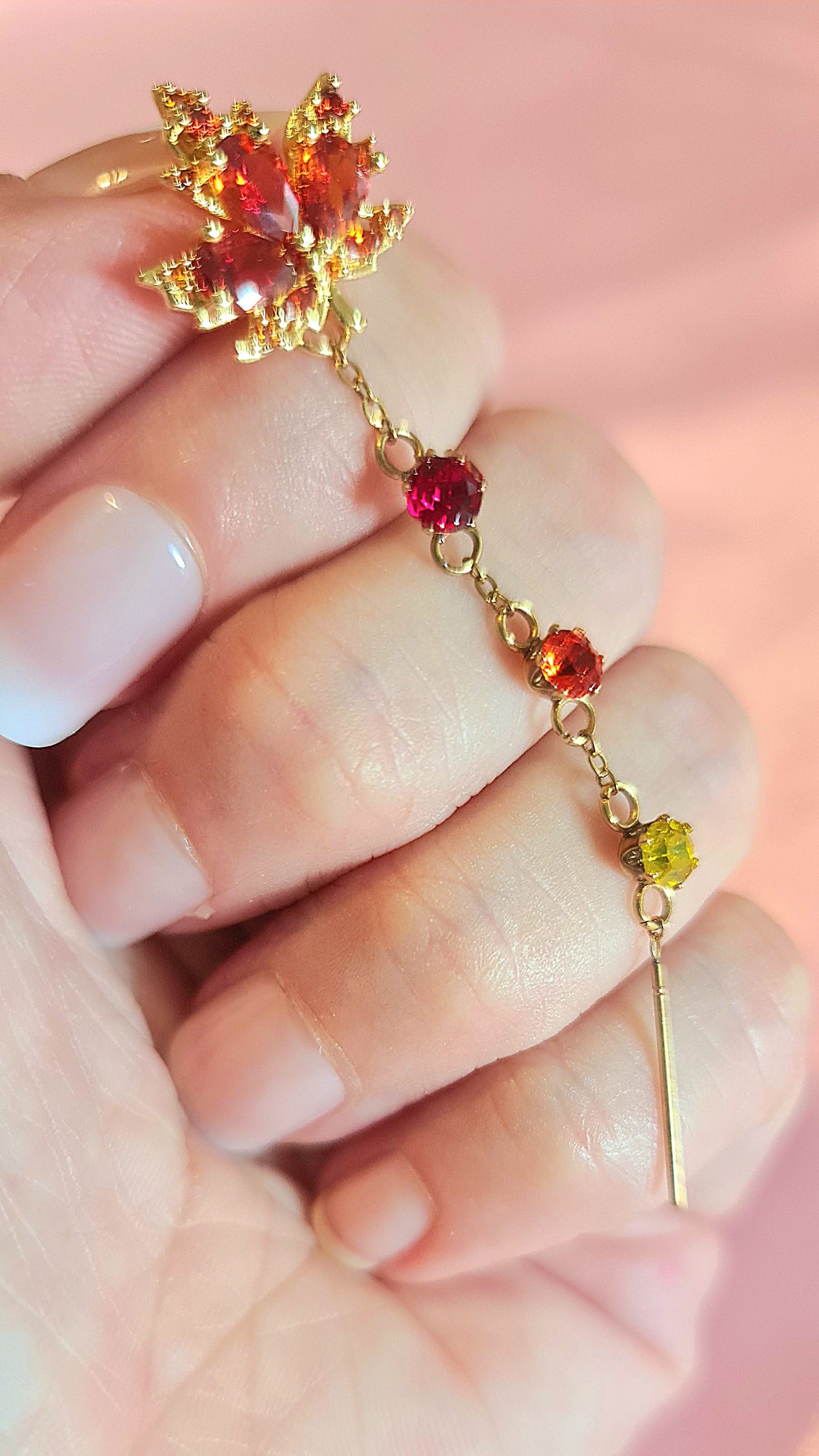 Orecchini foglie d'acero con cascata di strass