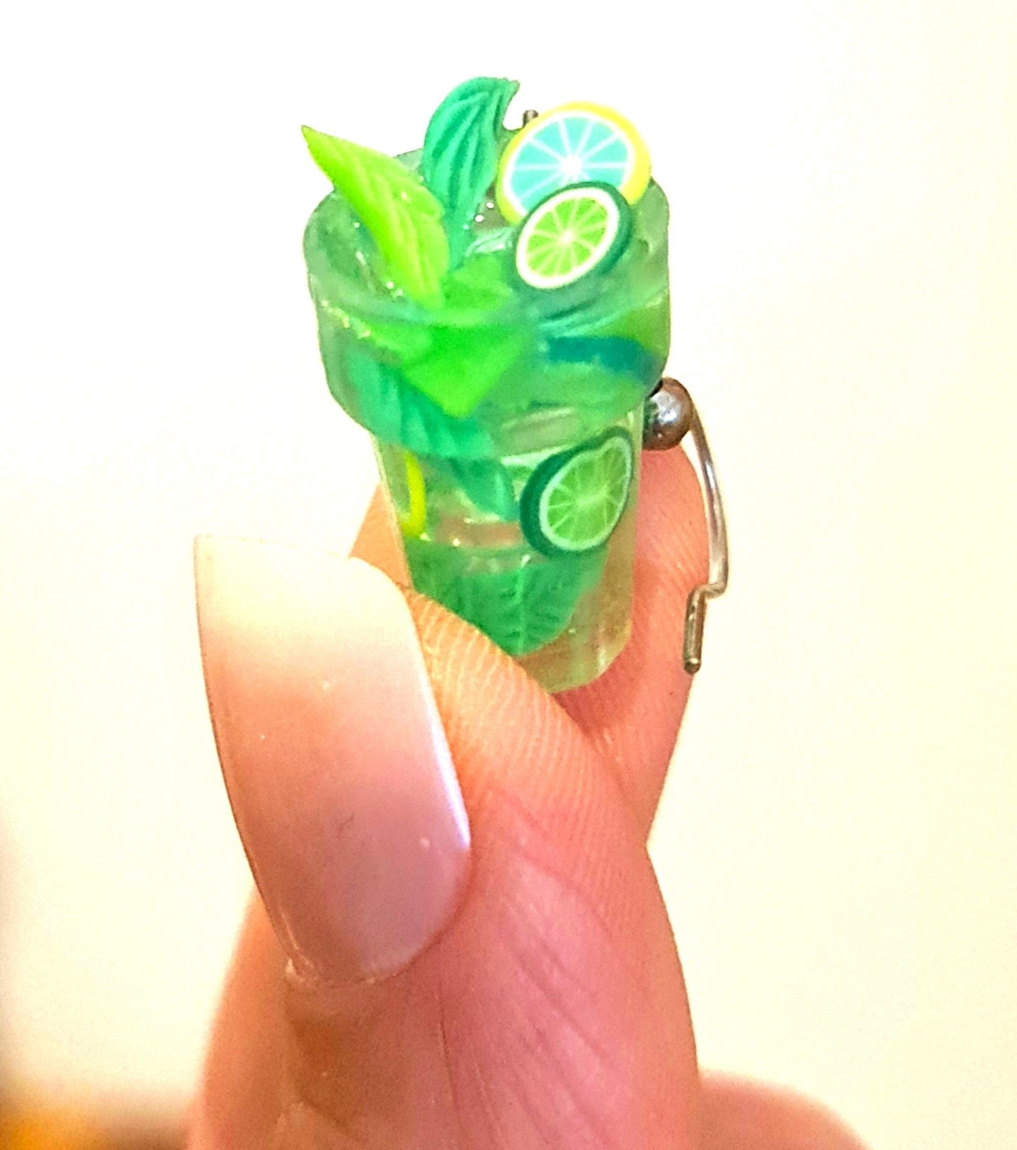 Orecchini Mojito Miniatura Fatti a Mano – Lime e Menta – Gioielli Originali Artigianali