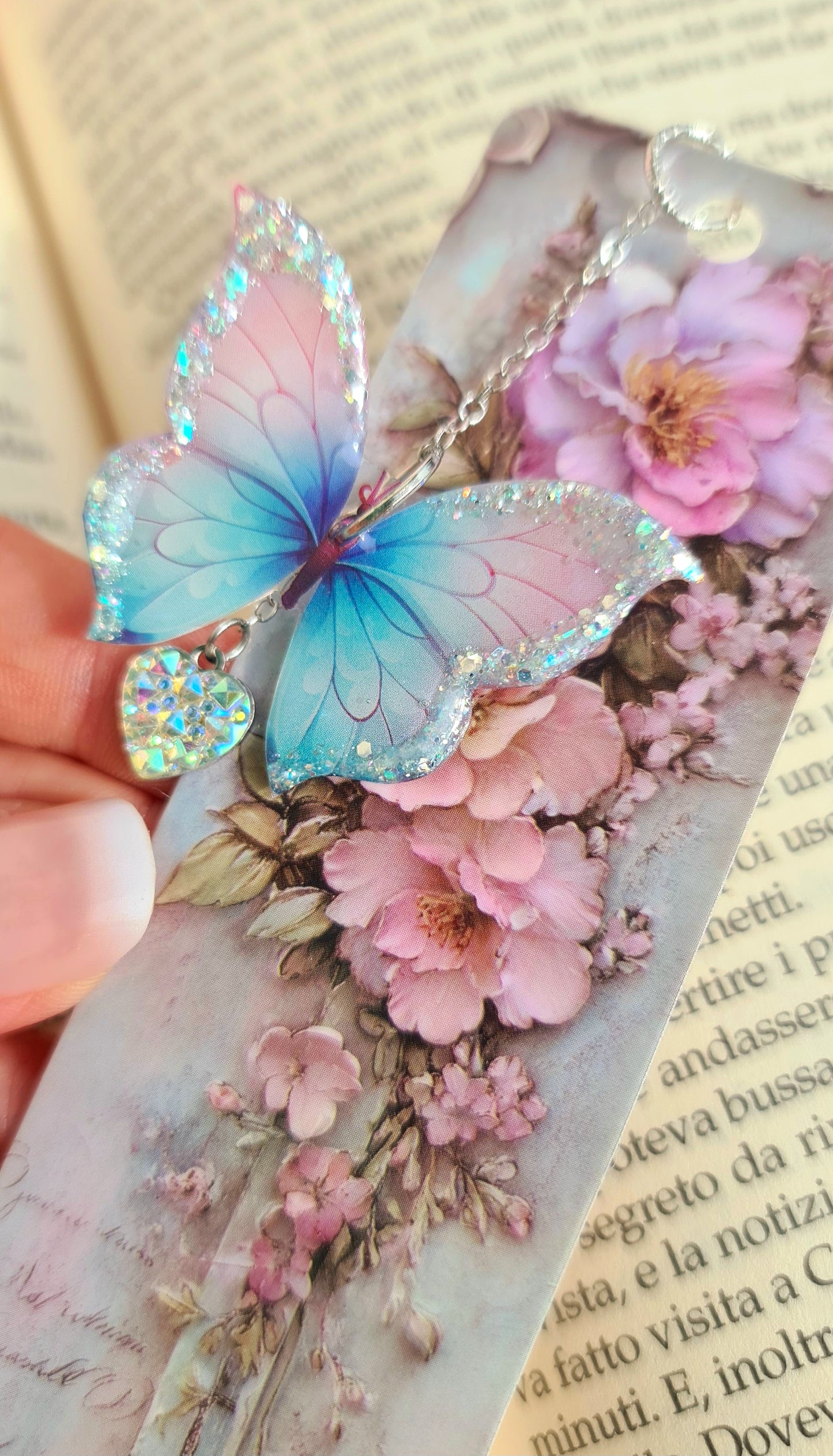 Segnalibri con farfalla rosa e azzurra