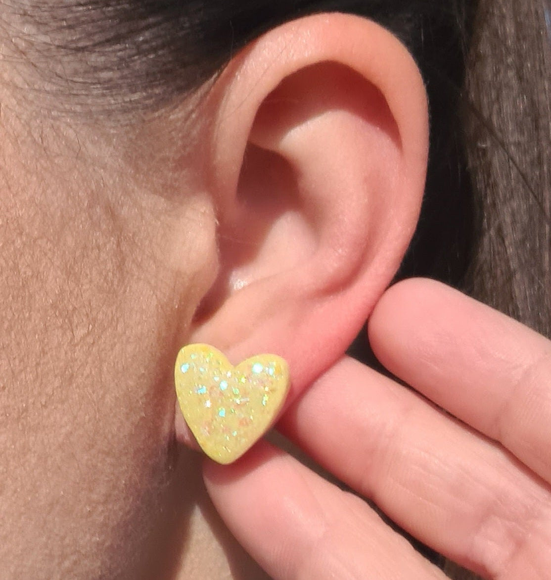 Set Orecchini Cuore Glitterati Brillanti al Sole – Orecchini Artigianali in Argilla Polimerica e Resina, Set da 3 Paia rosa-giallo-verde acqua