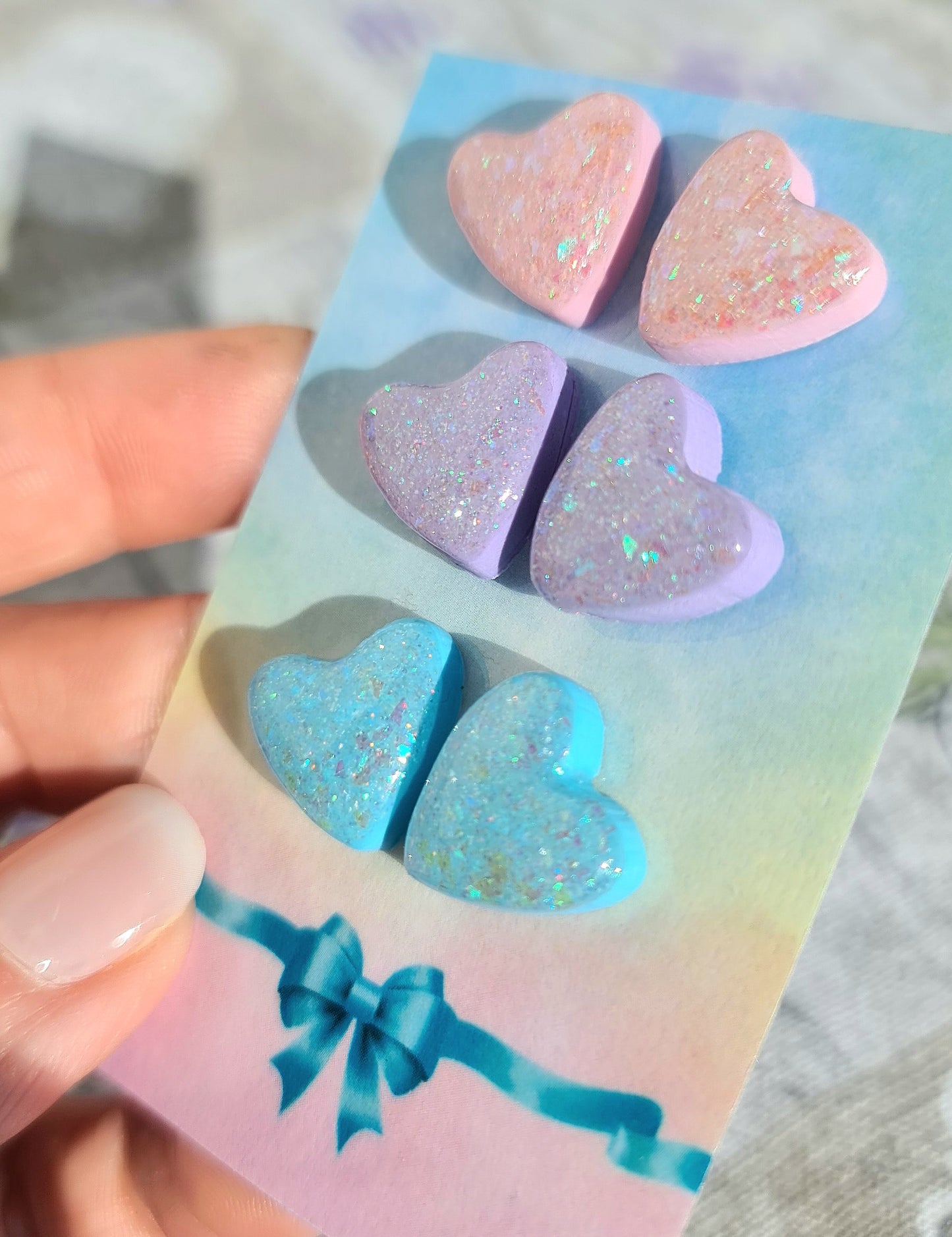Set Orecchini Cuore Glitterati Brillanti al Sole – Orecchini Artigianali in Argilla Polimerica e Resina, Set da 3 Paia rosa-lilla-celeste
