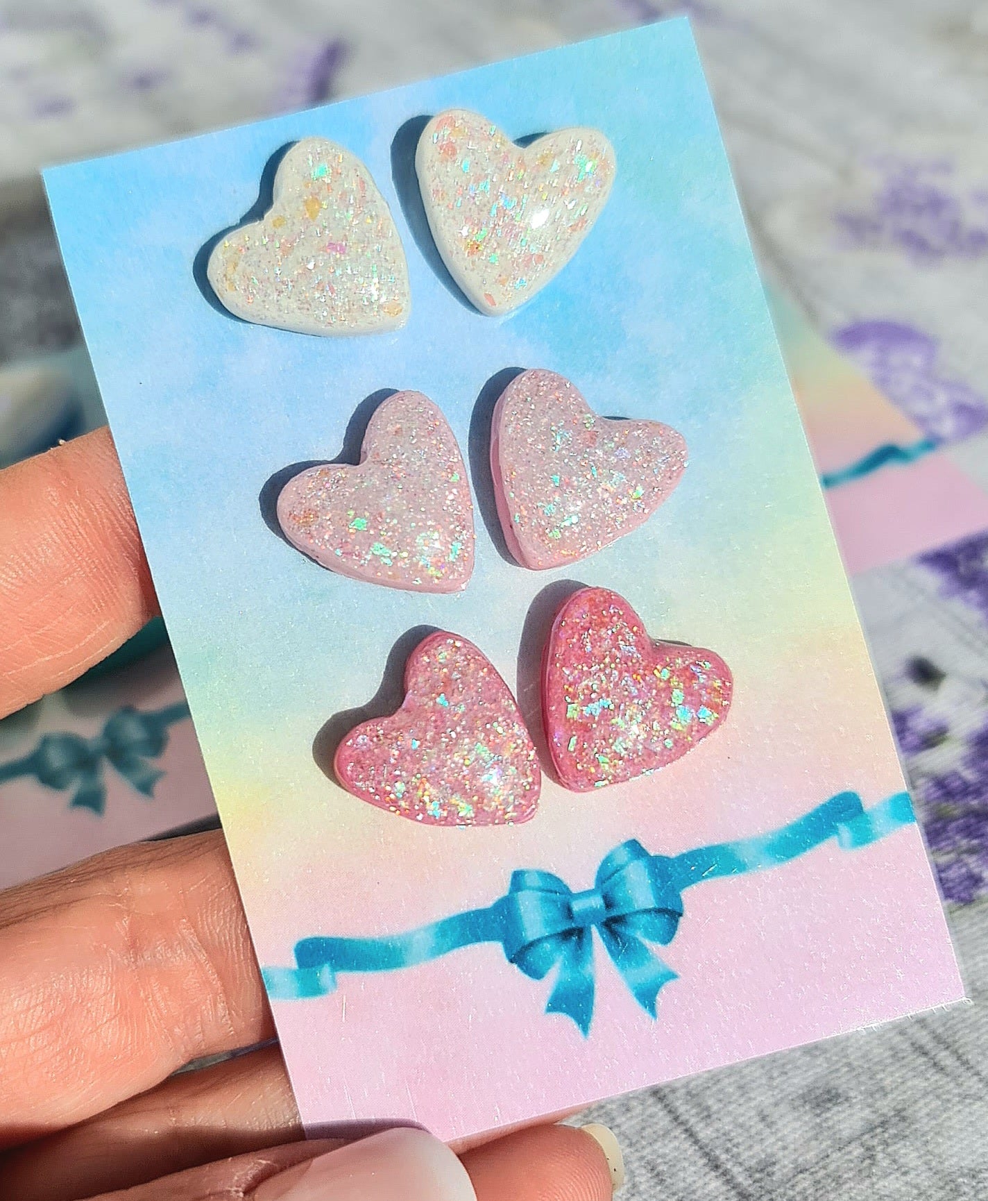 Set Orecchini Cuore Glitterati Brillanti al Sole – Orecchini Artigianali in Argilla Polimerica e Resina, Set da 3 Paia in varie sfumature di rosa