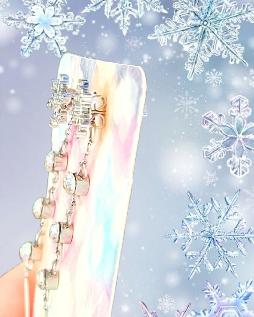 Eleganti e versatili orecchini pendenti con fiocco di neve e cristalli – Gioielli Eleganti Invernali