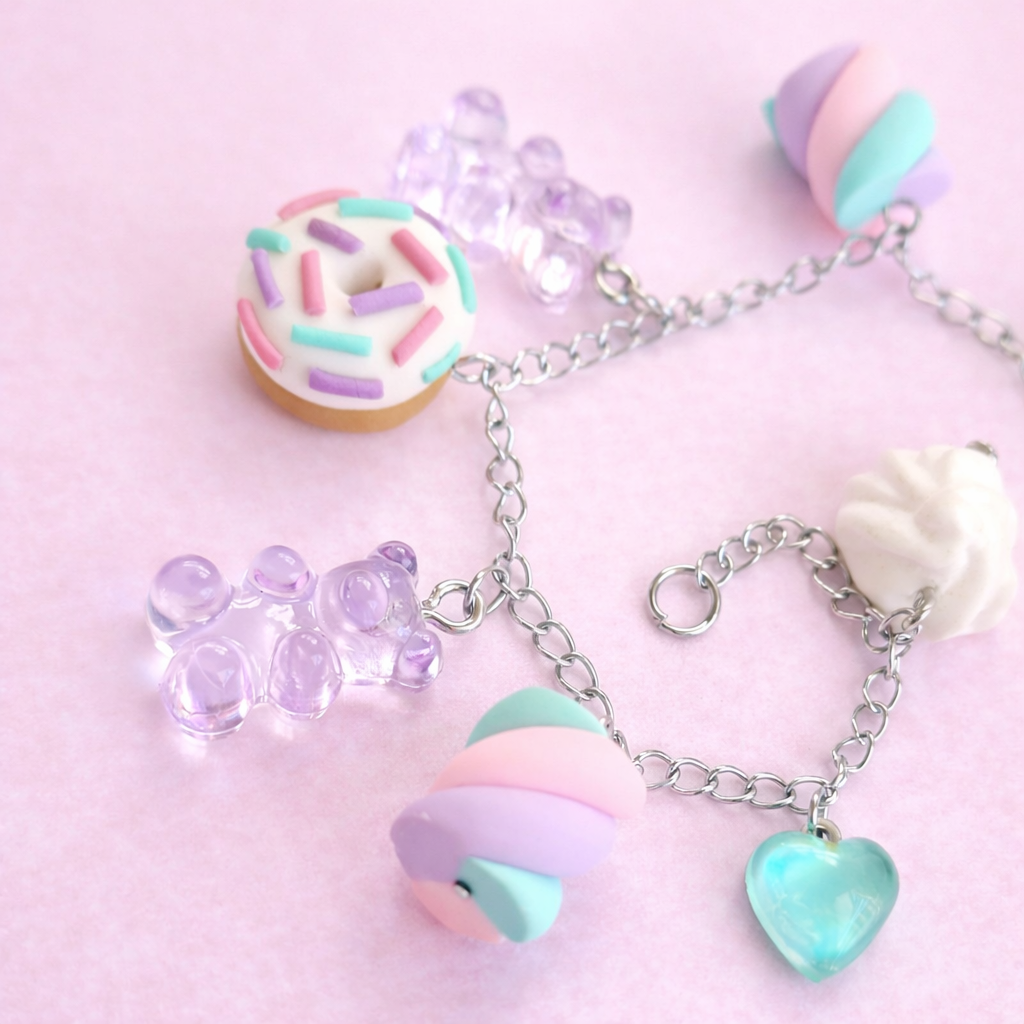 Bracciali con finti dolcetti dai colori pastello