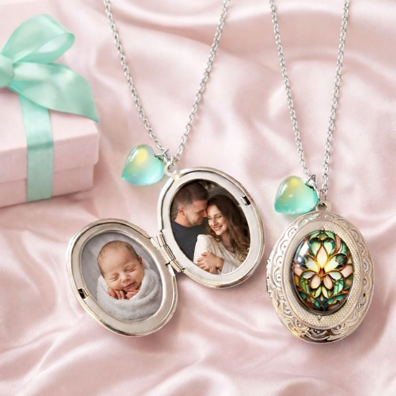 ✨ Collana Medaglione Ovale con Fiore Art Nouveau e Cuore Verde ✨