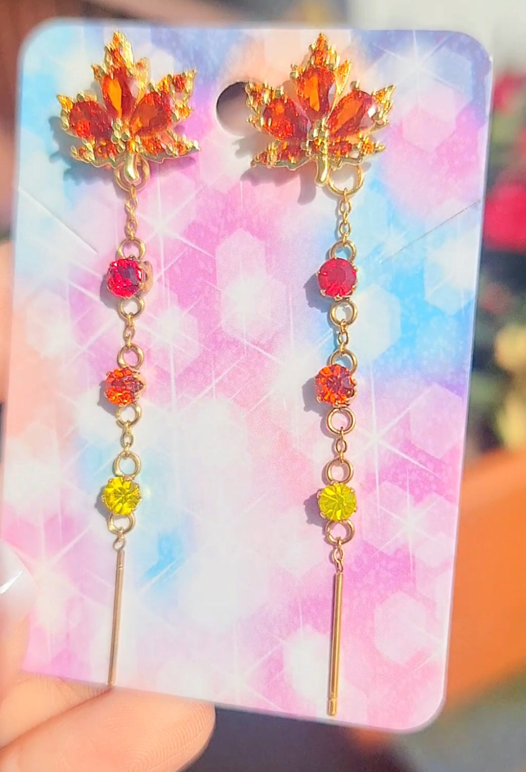 Orecchini foglie d'acero con cascata di strass